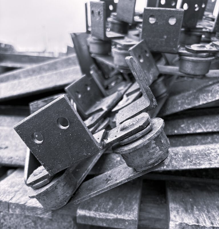 LEENDERS Techniek & Montage biedt complete technische oplossingen en projectmanagement voor industriële installaties. Van analyse tot realisatie: wij lossen complexe mechanische vraagstukken op met vakmanschap, maatwerk en efficiëntie. Dankzij onze ervaring in engineering, onderhoud, revisie en montage zorgen wij dat elke installatie betrouwbaar, duurzaam en optimaal blijft presteren.