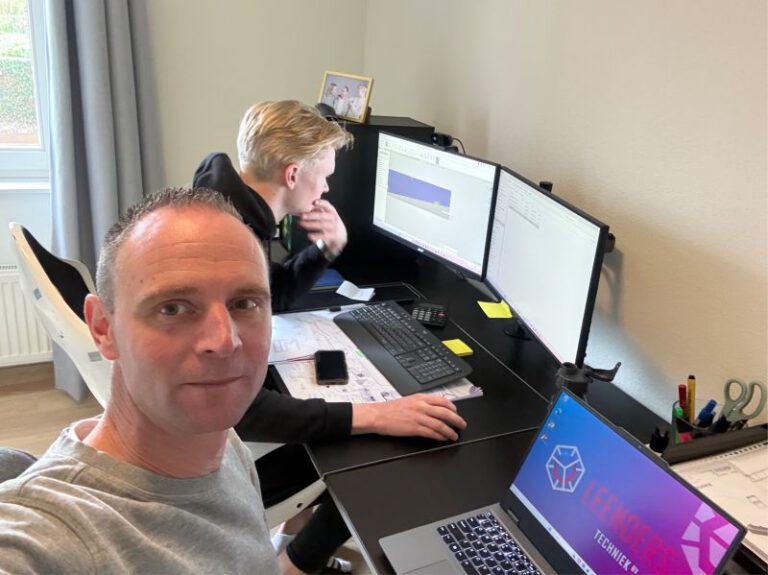 LEENDERS Techniek, LEENDERS Techniek & Montage, mechanisch vakmanschap, slijtagereductie industrie, technisch projectmanagement, onderhoud industriële installaties, revisie en montage, engineering, Forti productlijn, slijtvaste materialen, FortiScrape HS, kopschraper transportband, primaire bandschraper, keramisch schraapblad, RVS bandschraper, levensduur installaties verlengen, stilstand verminderen, transportband reinigen, materiaalophoping voorkomen, onderhoudskosten besparen, efficiënt productieproces, procesoptimalisatie, machine-onderhoud, technische oplossingen