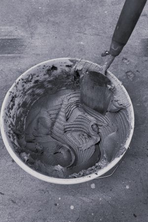 Met de Forti-productlijn van LEENDERS Techniek & Montage beschermen we machines tegen slijtage en verlengen we de levensduur van industriële installaties. Onze hoogwaardige materialen, coatings en componenten zorgen voor maximale standtijd, lagere onderhoudskosten en een duurzamer productieproces. Wij combineren technisch inzicht met praktisch vakmanschap voor blijvende resultaten.