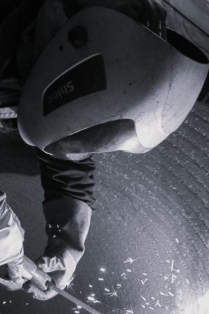 Roel Leenders, technisch specialist, technisch vakmanschap, industrieel projectmanagement, slijtage-expert, maatwerk techniek, technisch advies, duurzame oplossingen, probleemoplossing industrie, mechanische engineering, onderhoud en revisie, technisch netwerk, persoonlijke aanpak, betrouwbare partner, efficiëntie verbeteren, installatie optimalisatie, duurzame techniek