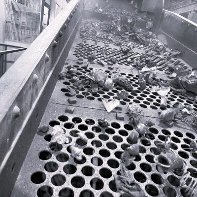 Met de Forti-productlijn van LEENDERS Techniek & Montage beschermen we machines tegen slijtage en verlengen we de levensduur van industriële installaties. Onze hoogwaardige materialen, coatings en componenten zorgen voor maximale standtijd, lagere onderhoudskosten en een duurzamer productieproces. Wij combineren technisch inzicht met praktisch vakmanschap voor blijvende resultaten.