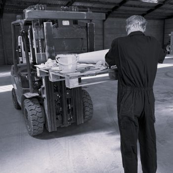 LEENDERS Techniek & Montage biedt complete technische oplossingen en projectmanagement voor industriële installaties. Van analyse tot realisatie: wij lossen complexe mechanische vraagstukken op met vakmanschap, maatwerk en efficiëntie. Dankzij onze ervaring in engineering, onderhoud, revisie en montage zorgen wij dat elke installatie betrouwbaar, duurzaam en optimaal blijft presteren.